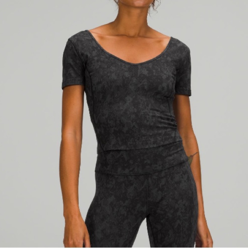 Lululemon Align tee